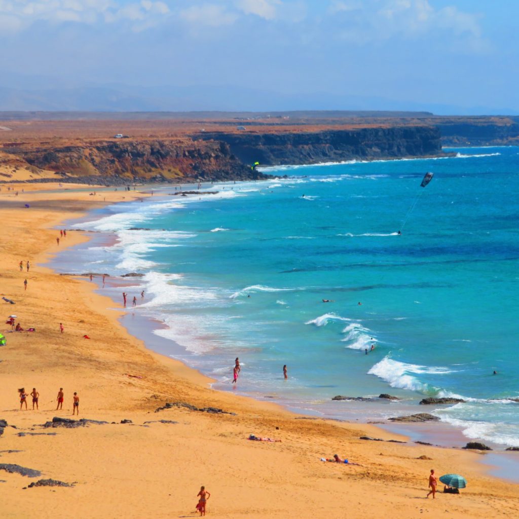 beach-of-fuerteventura-front-of-the-atlantic-ocean-2022-11-07-10-07-41-utc